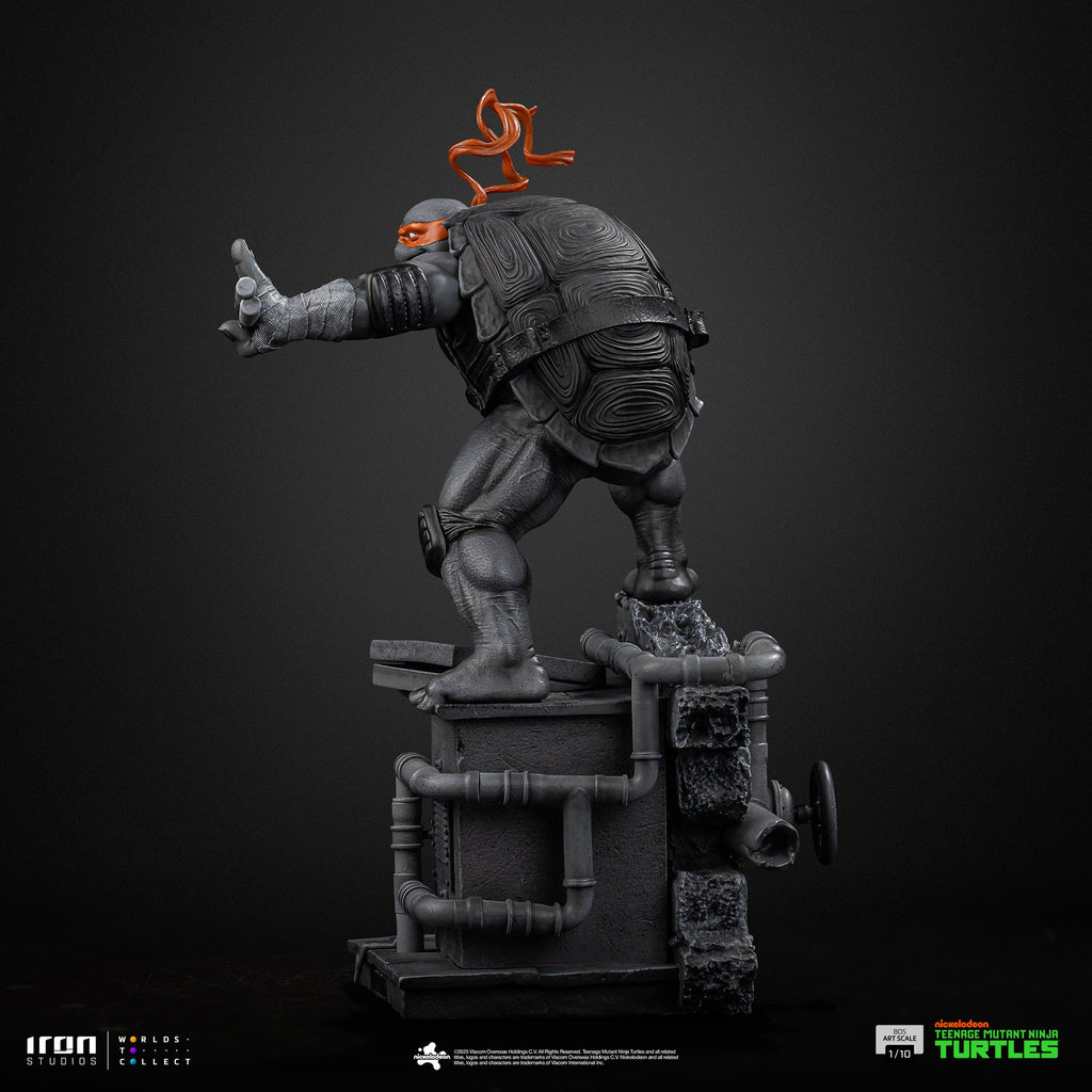 Pre-Order - Statue Michelangelo (Black and White Variant) - Teenage Mutant Ninja Turtles - BDS Art Scale 1/10 - Iron Studios