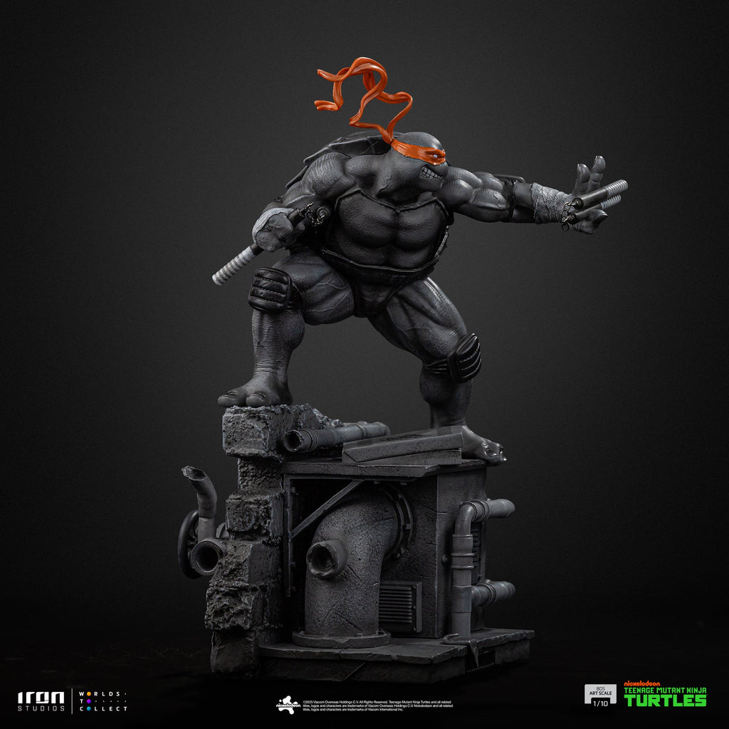 Pre-Order - Statue Michelangelo (Black and White Variant) - Teenage Mutant Ninja Turtles - BDS Art Scale 1/10 - Iron Studios