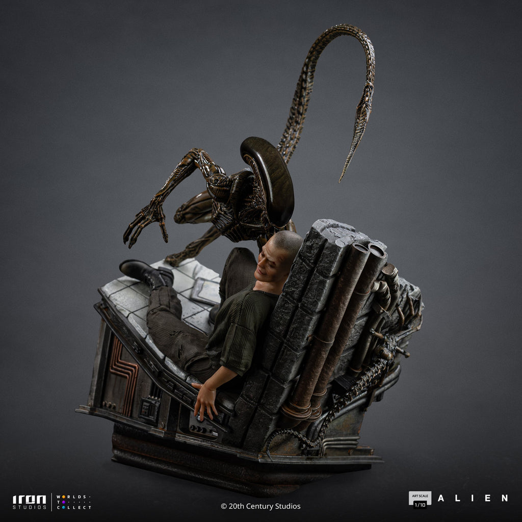 Pre-Order - Statue Ellen Ripley and Dog Alien - Alien 3 - Art Scale 1/10 - Iron Studios